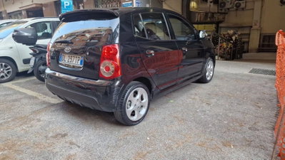 Kia Picanto 1.1 12V Hot (2)