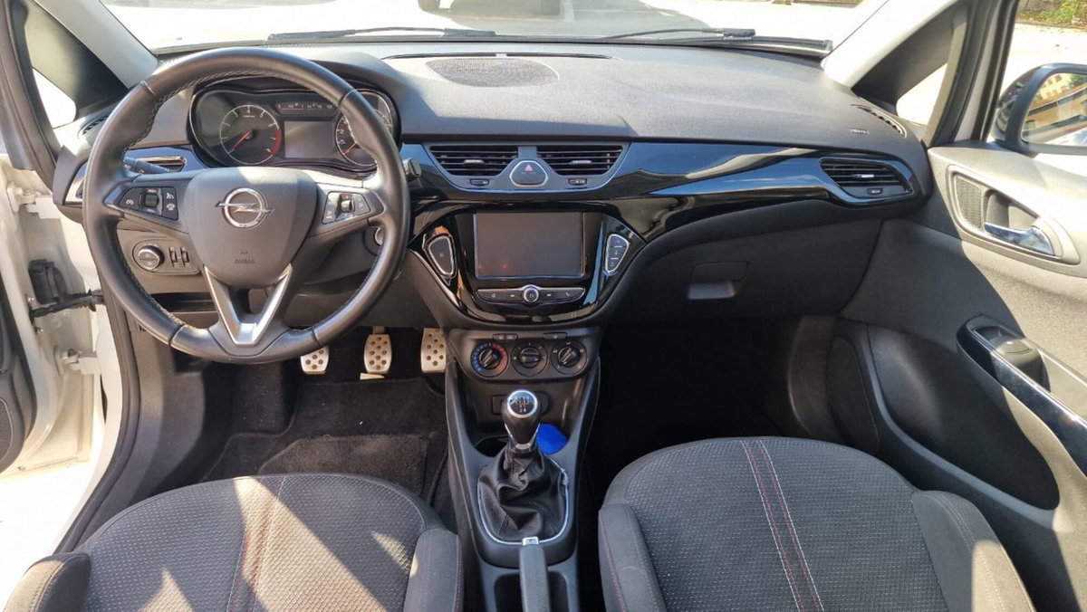 Opel Corsa 1.4 90CV GPL Tech 5 porte b-Color (11)