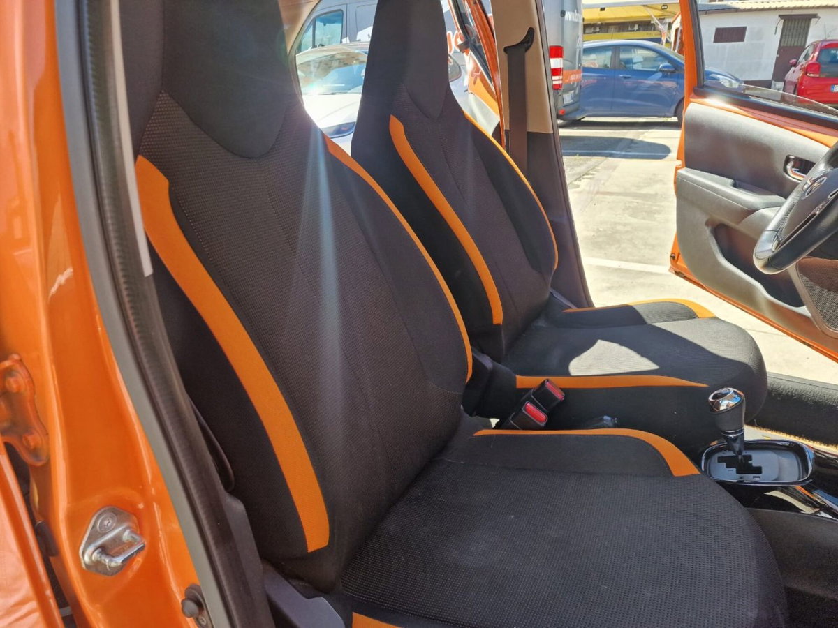 Toyota Aygo 1.0 VVT-i 72 CV 5 porte x-wave orange (10)