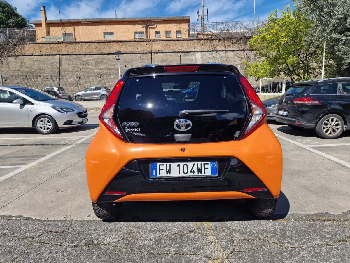 Toyota Aygo 1.0 VVT-i 72 CV 5 porte x-wave orange (11)
