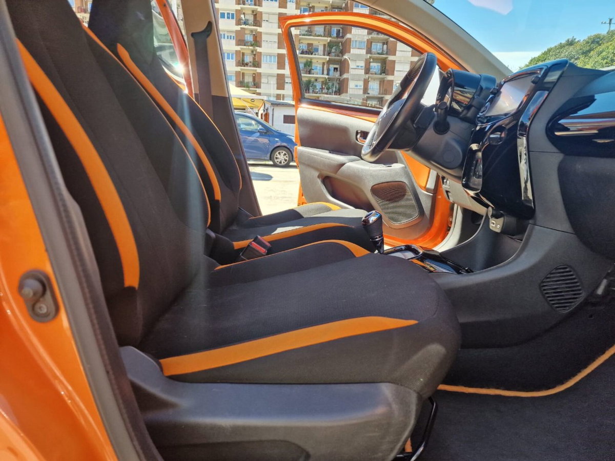 Toyota Aygo 1.0 VVT-i 72 CV 5 porte x-wave orange (15)