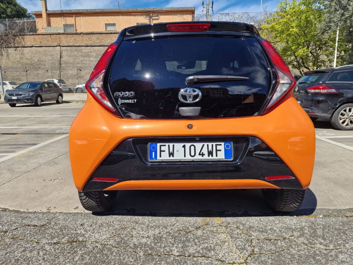 Toyota Aygo 1.0 VVT-i 72 CV 5 porte x-wave orange (7)