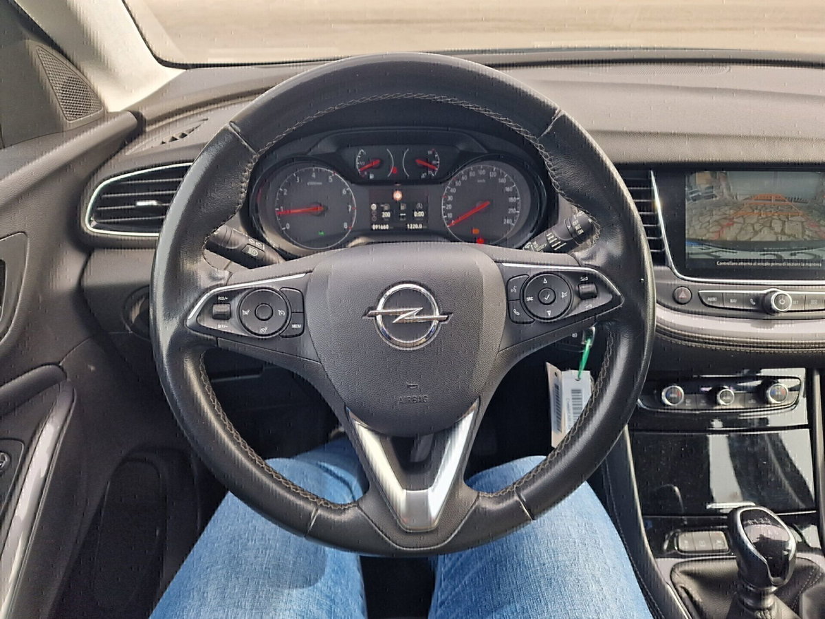 Opel Grandland X 1.5 diesel Ecotec Start&Stop Elegance (14)