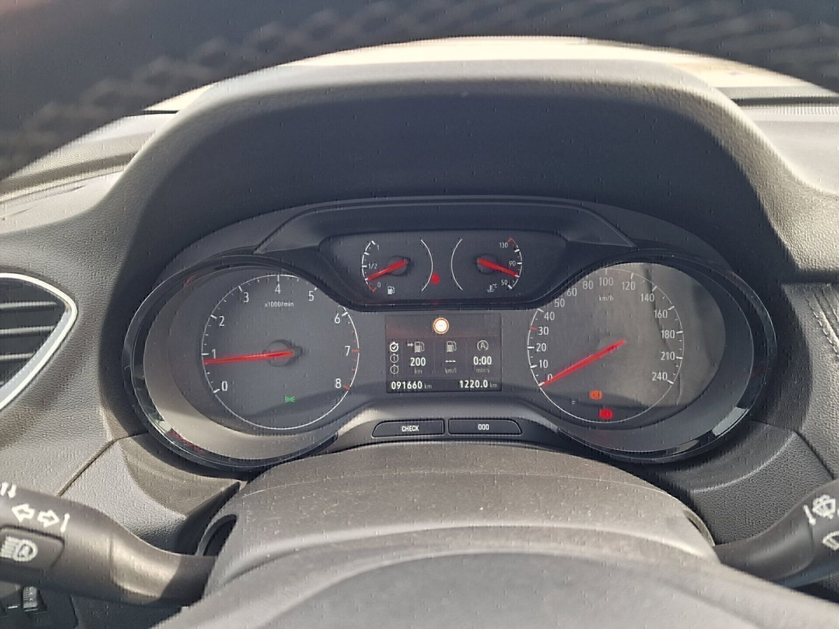 Opel Grandland X 1.5 diesel Ecotec Start&Stop Elegance (15)