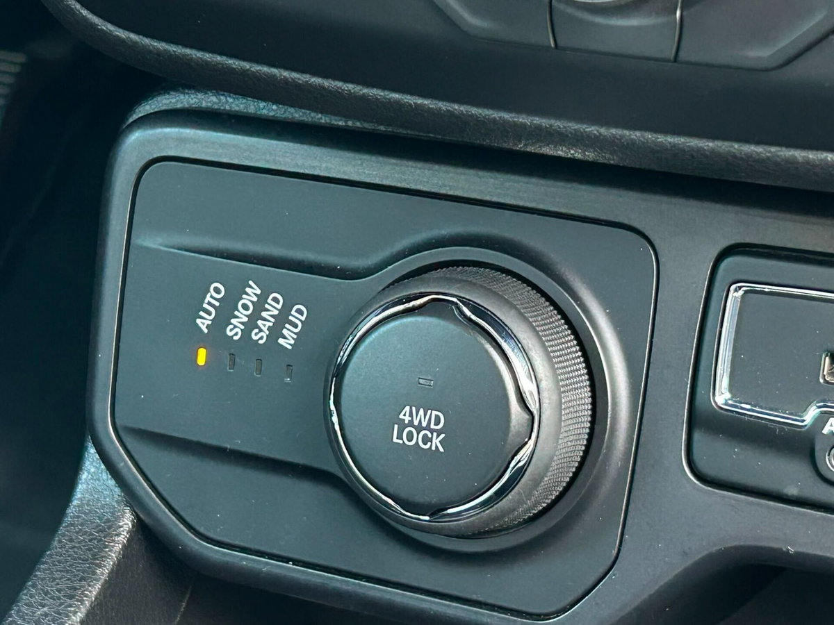 Jeep Renegade 2.0 Mjt 140CV 4WD Active Drive Limited (11)