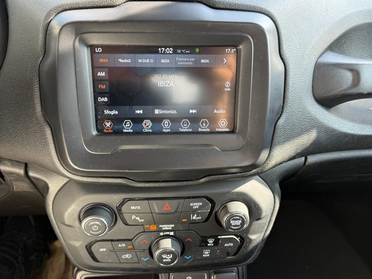 Jeep Renegade 1.6 Mjt 120 CV Limited (19)