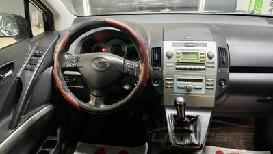 Toyota Corolla Verso 2.2 16V D-4D D-Cat (10)