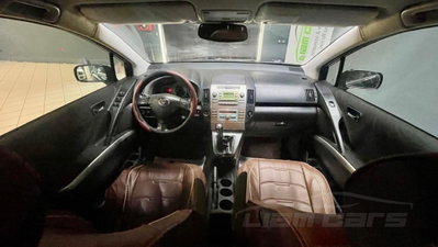 Toyota Corolla Verso 2.2 16V D-4D D-Cat (12)