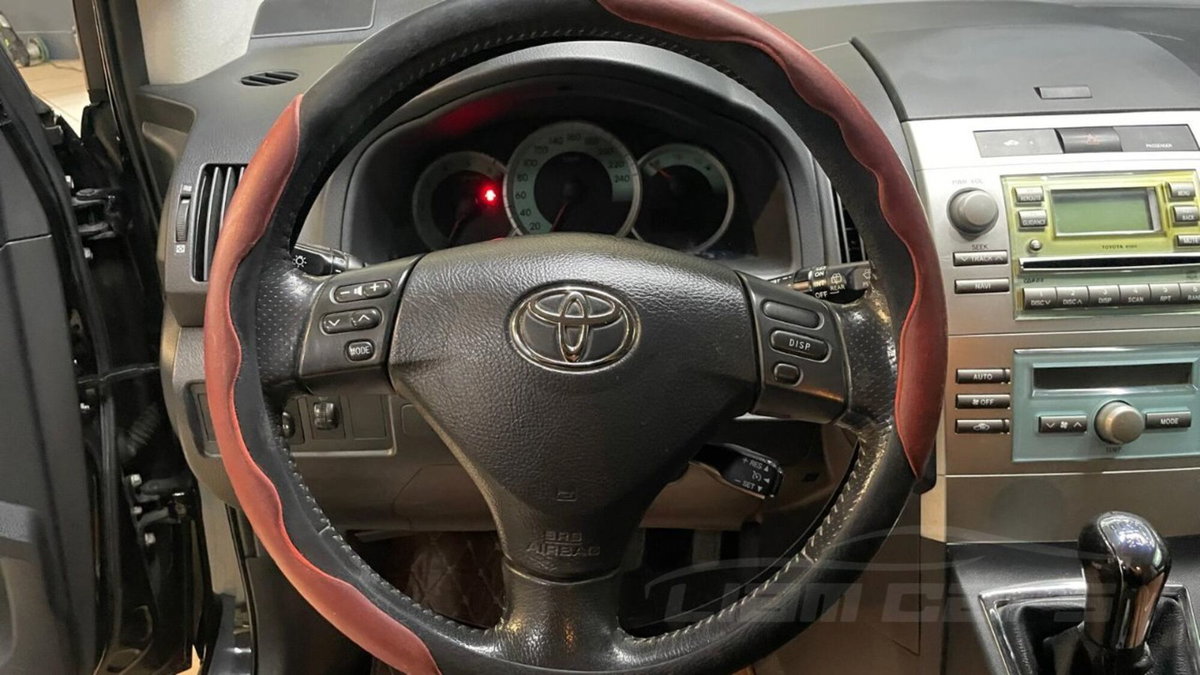 Toyota Corolla Verso 2.2 16V D-4D D-Cat (14)