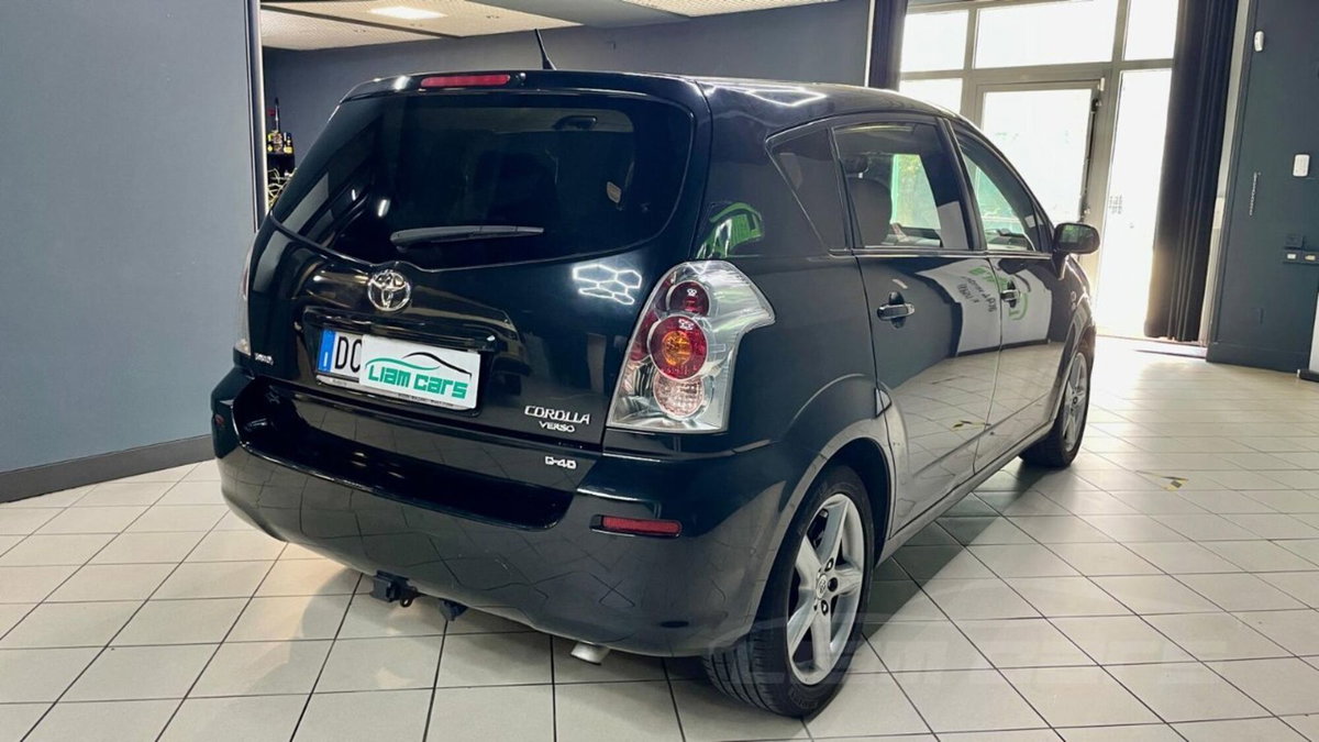 Toyota Corolla Verso 2.2 16V D-4D D-Cat (6)