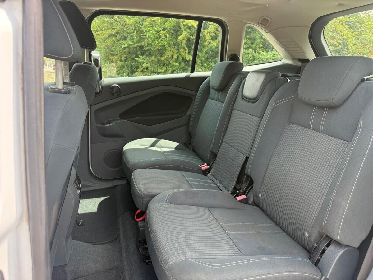 Ford C-Max 1.6 TDCi 115CV Titanium (20)