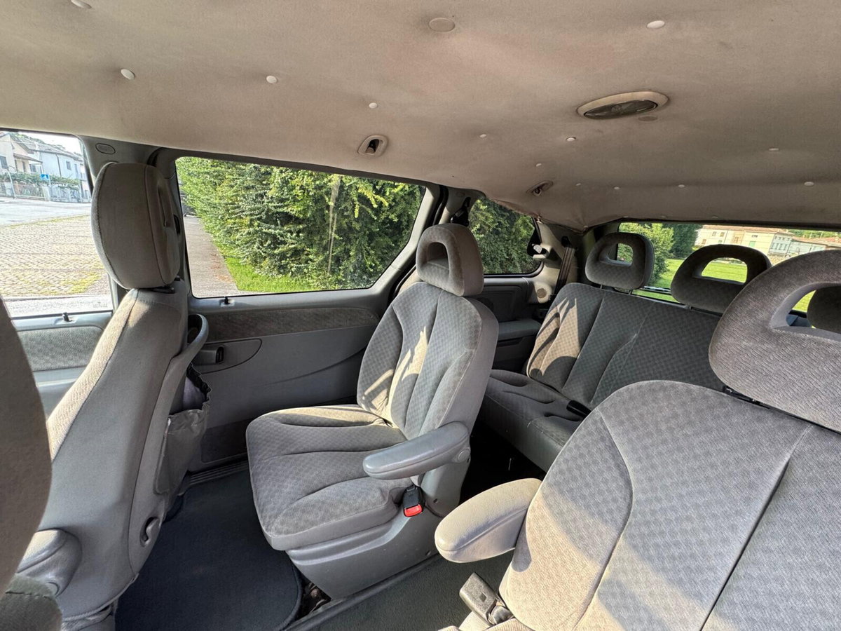 Chrysler Voyager 2.8 CRD cat LX Leather Auto (10)