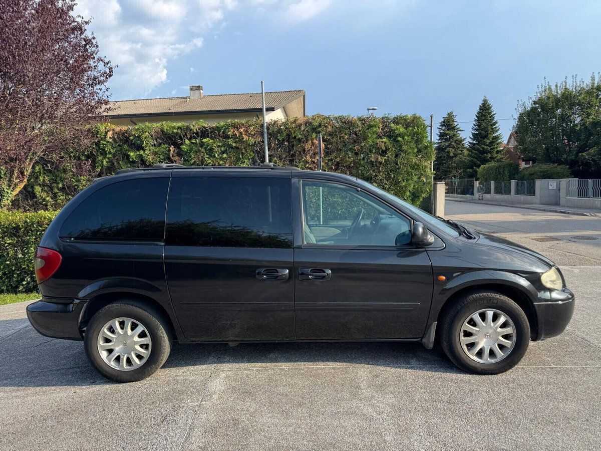 Chrysler Voyager 2.8 CRD cat LX Leather Auto (17)