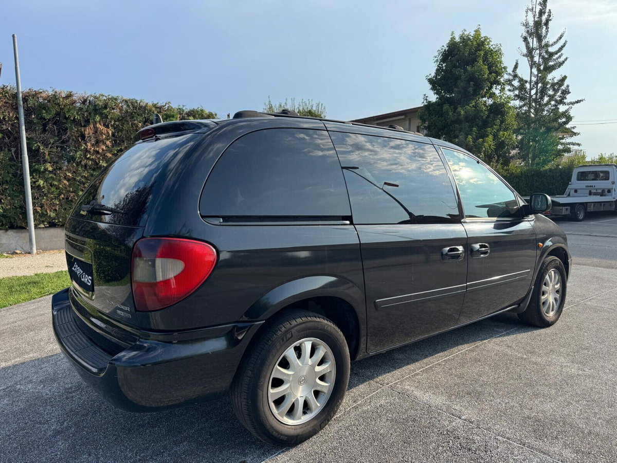 Chrysler Voyager 2.8 CRD cat LX Leather Auto (4)