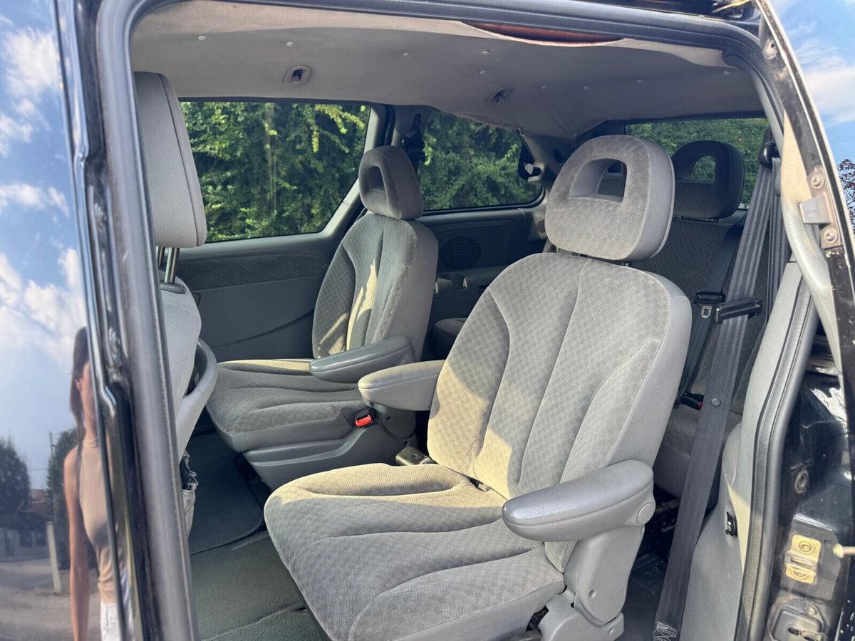 Chrysler Voyager 2.8 CRD cat LX Leather Auto (9)
