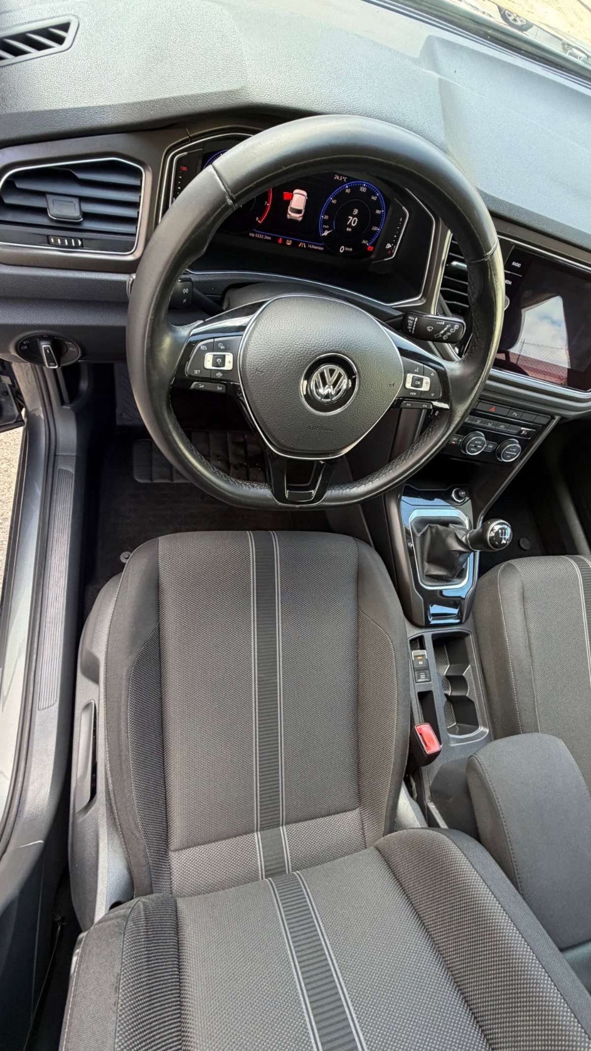 Volkswagen T-Roc 1.0 tsi R-Line 115cv (7)