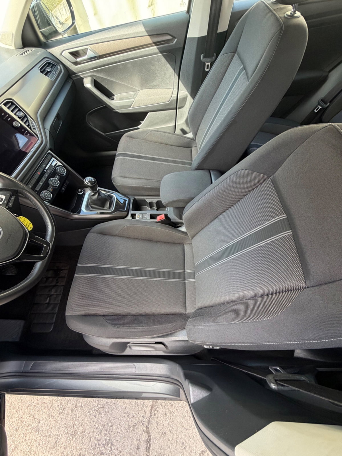 Volkswagen T-Roc 1.0 tsi R-Line 115cv (9)