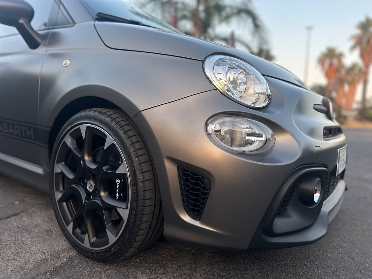 Abarth 595 595 1.4 Turbo T-Jet 180 CV Competizione (7)