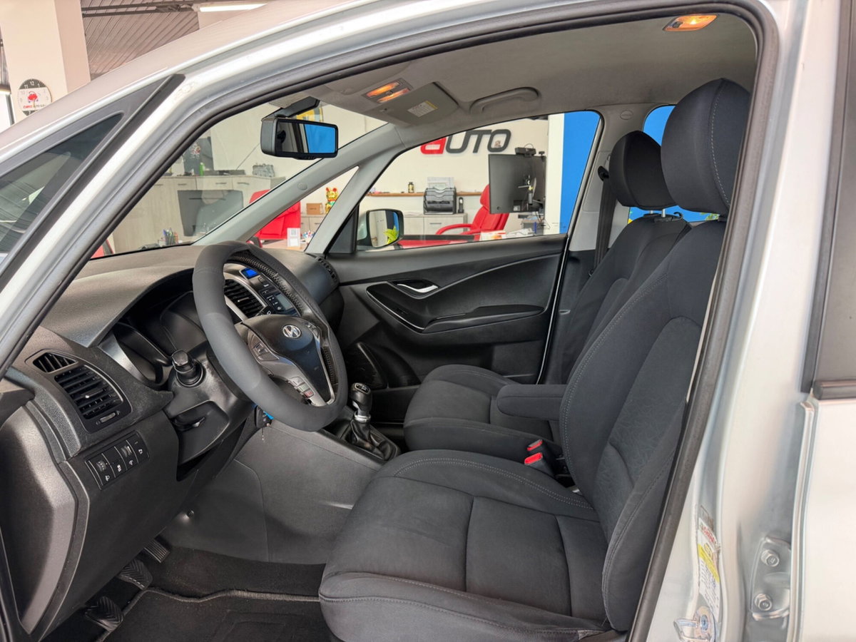 Hyundai ix20 1.4 90 CV Comfort (11)