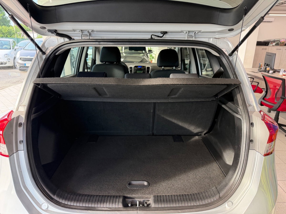 Hyundai ix20 1.4 90 CV Comfort (9)