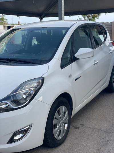 Hyundai ix20 1.4 CRDI 90 CV Style (2)