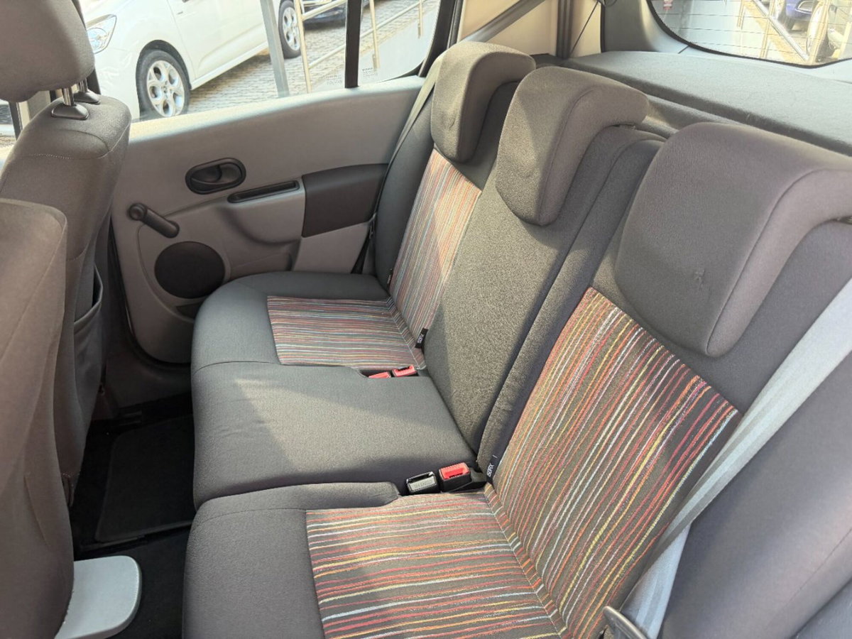 Renault Modus 1.2 16V Dynamique (8)