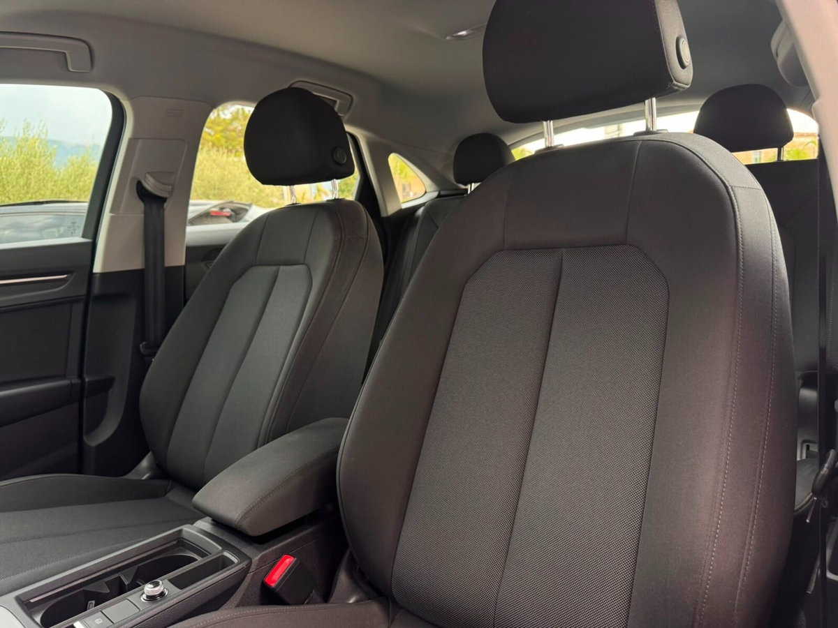 Audi Q3 Sportback 35 TDI quattro S tronic Business Plus (11)