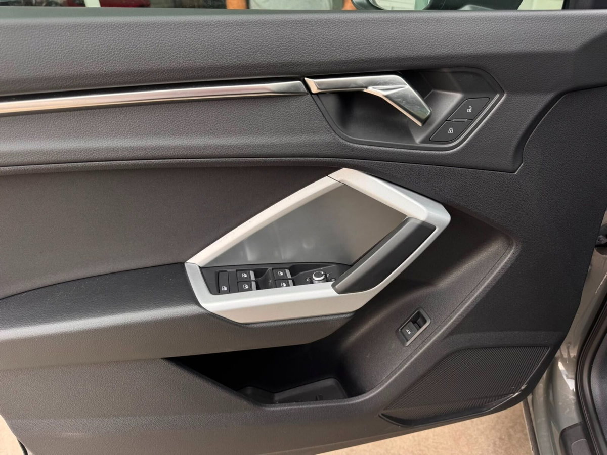 Audi Q3 Sportback 35 TDI quattro S tronic Business Plus (13)