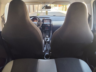 Toyota Aygo 1.0 VVT-i 69 CV 3 porte x-cool (16)