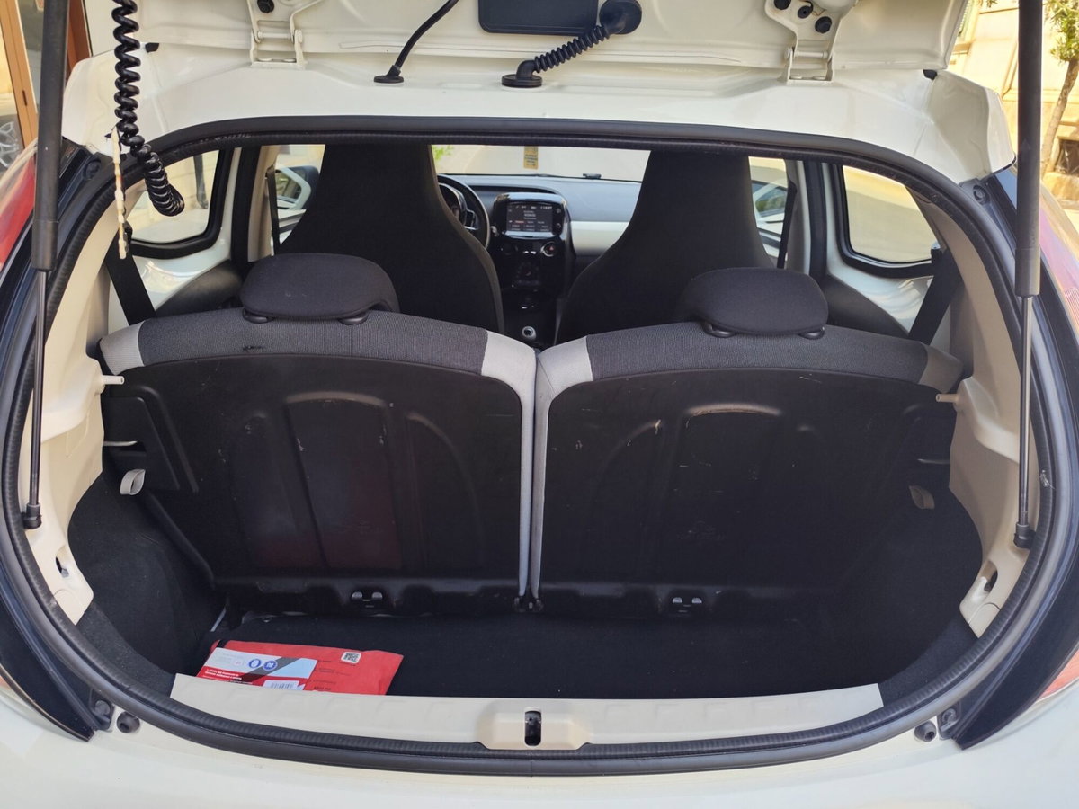 Toyota Aygo 1.0 VVT-i 69 CV 3 porte x-cool (17)