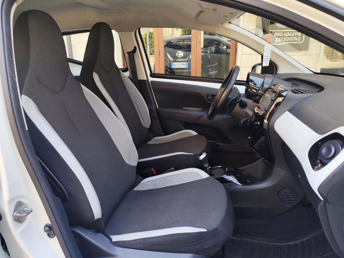 Toyota Aygo 1.0 VVT-i 69 CV 3 porte x-cool (18)