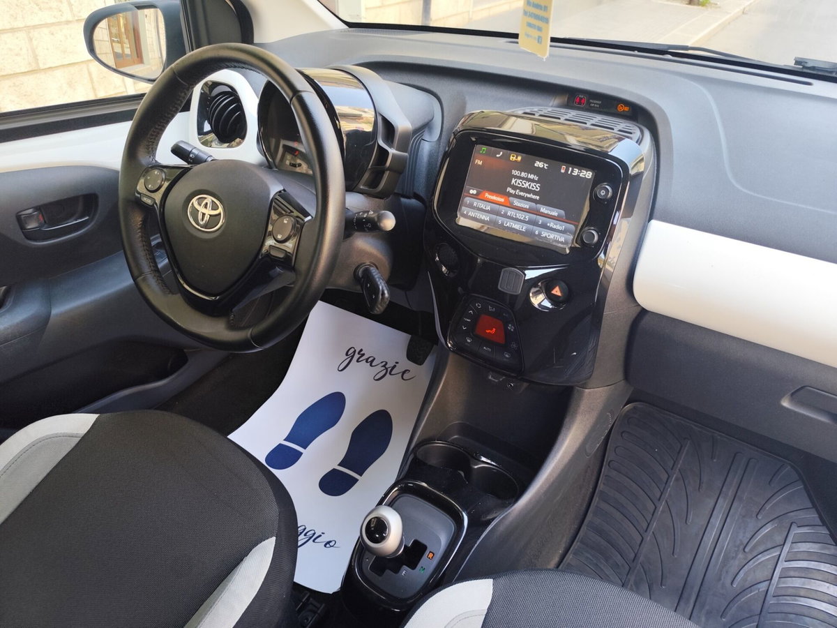 Toyota Aygo 1.0 VVT-i 69 CV 3 porte x-cool (20)