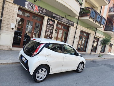 Toyota Aygo 1.0 VVT-i 69 CV 3 porte x-cool (8)