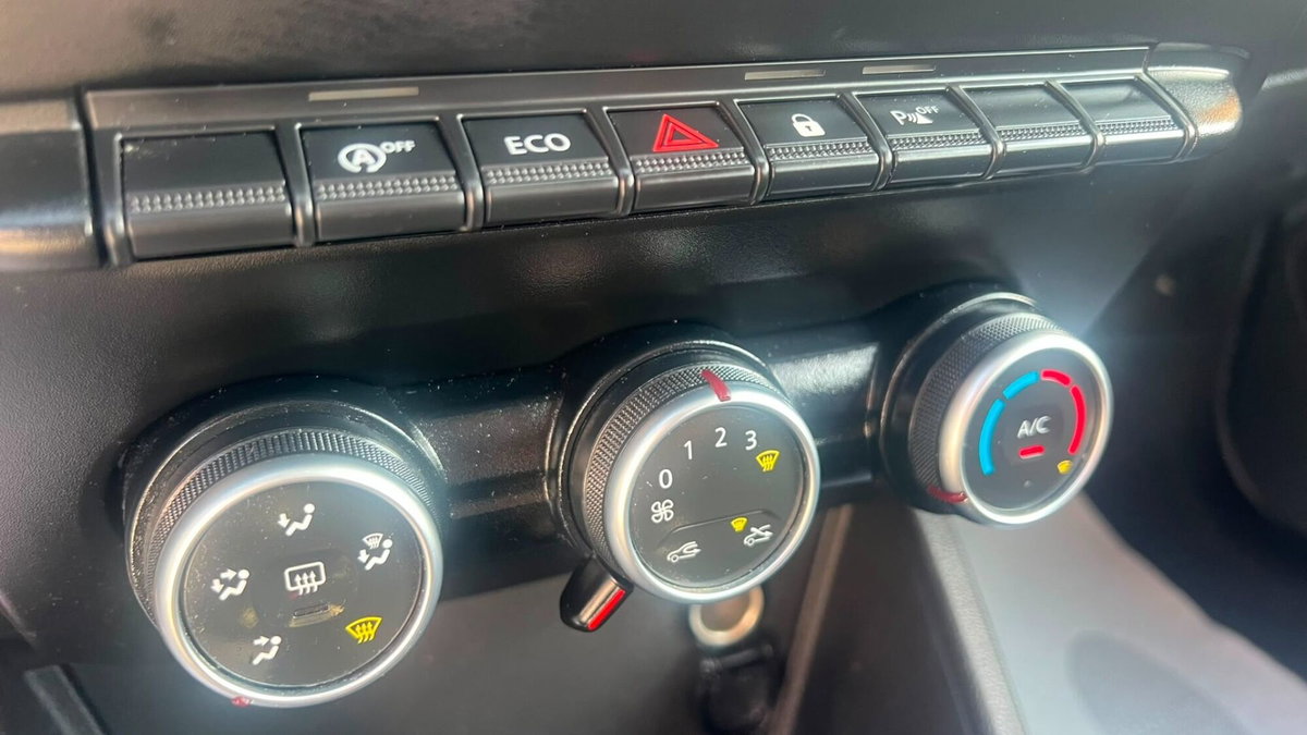 Dacia Duster 1.0 TCe 100 CV ECO-G 4x2 Comfort (18)