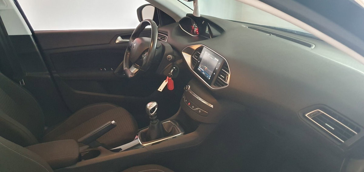 Peugeot 308 SW BlueHDi 130 S&S Business (13)