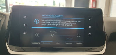 Peugeot 2008 BlueHDi 110 S&S Allure Pack (5)