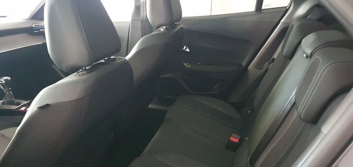 Peugeot 2008 BlueHDi 110 S&S Allure Pack (9)