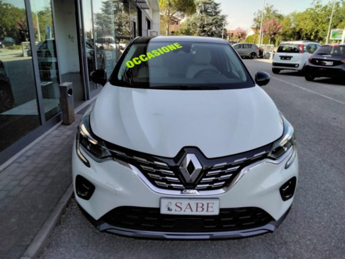 Renault Captur Plug-in Hybrid E-Tech 160 CV Initiale Paris (5)