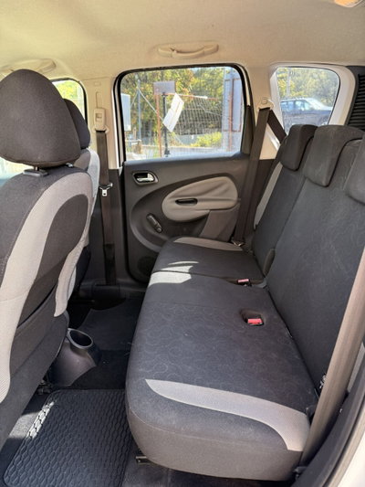 Citroen C3 Picasso 1.6 HDi 90 Seduction (6)