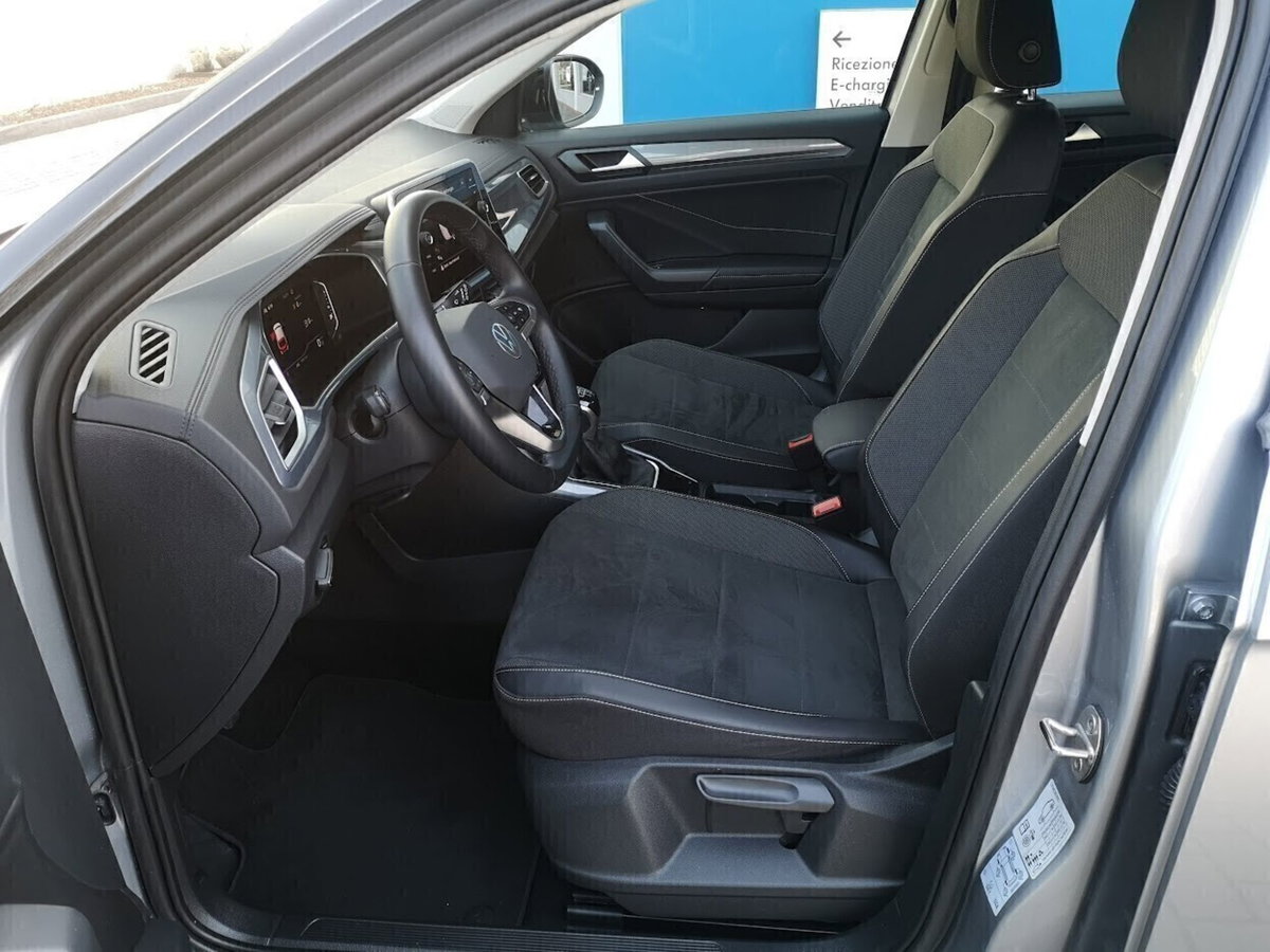 Volkswagen T-Roc 1.0 tsi Style 115cv (11)