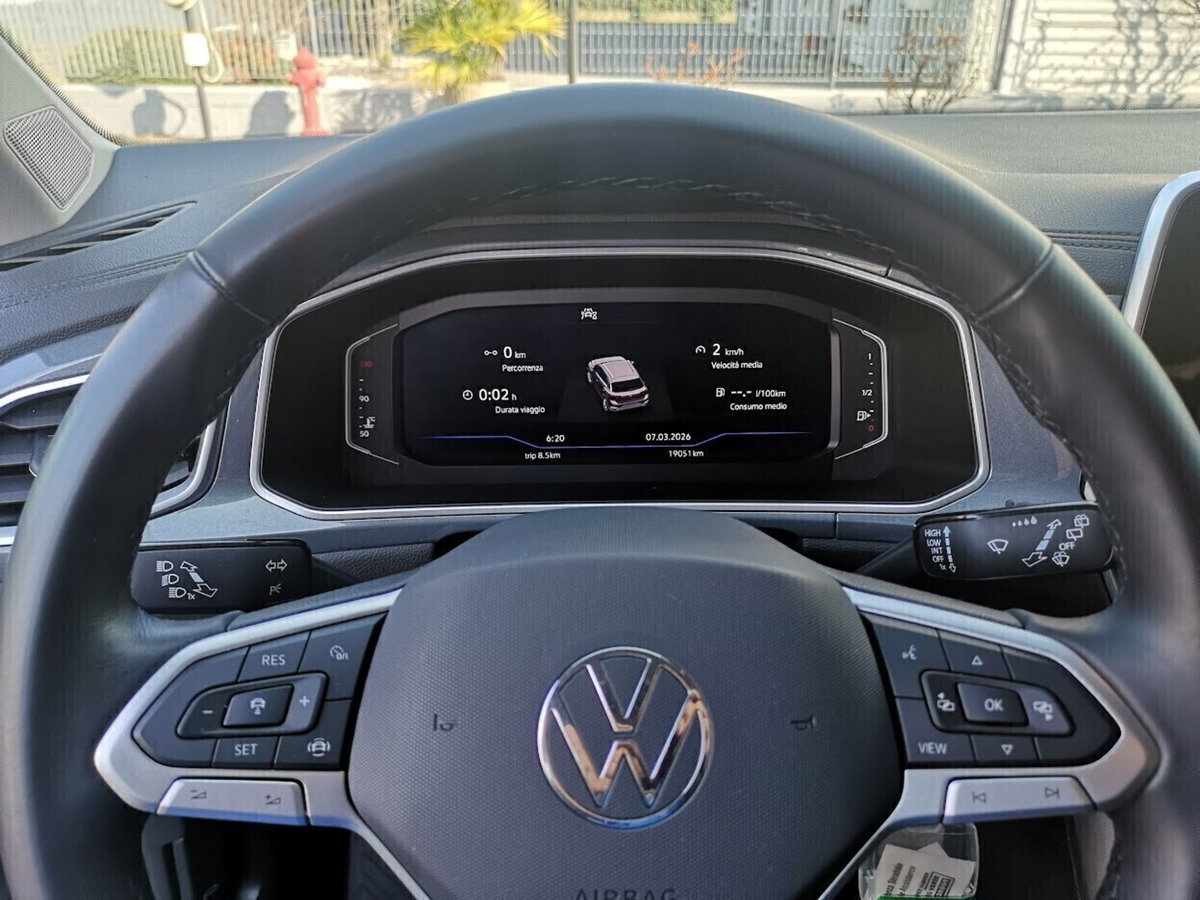 Volkswagen T-Roc 1.0 tsi Style 115cv (13)