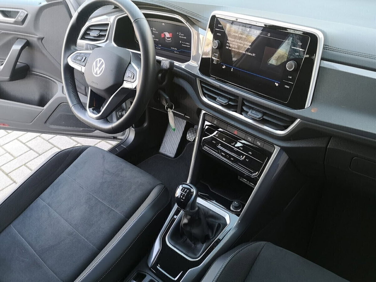 Volkswagen T-Roc 1.0 tsi Style 115cv (17)