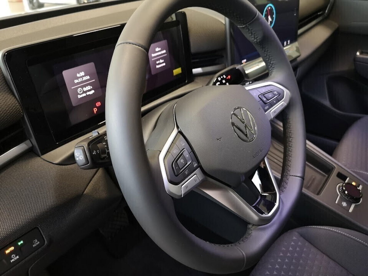 Volkswagen T-Roc 1.5 tsi Life dsg (14)