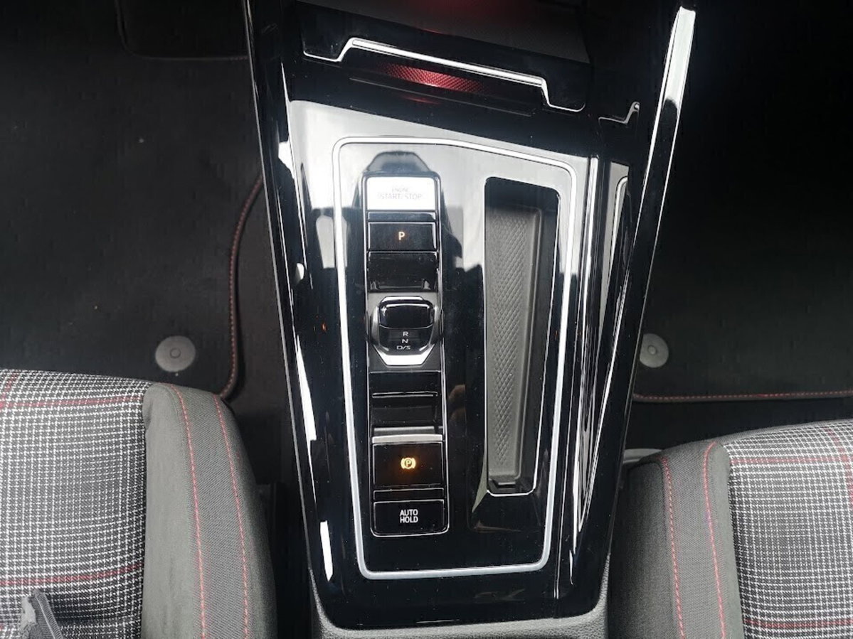 Volkswagen Golf 2.0 TSI GTI DSG (20)
