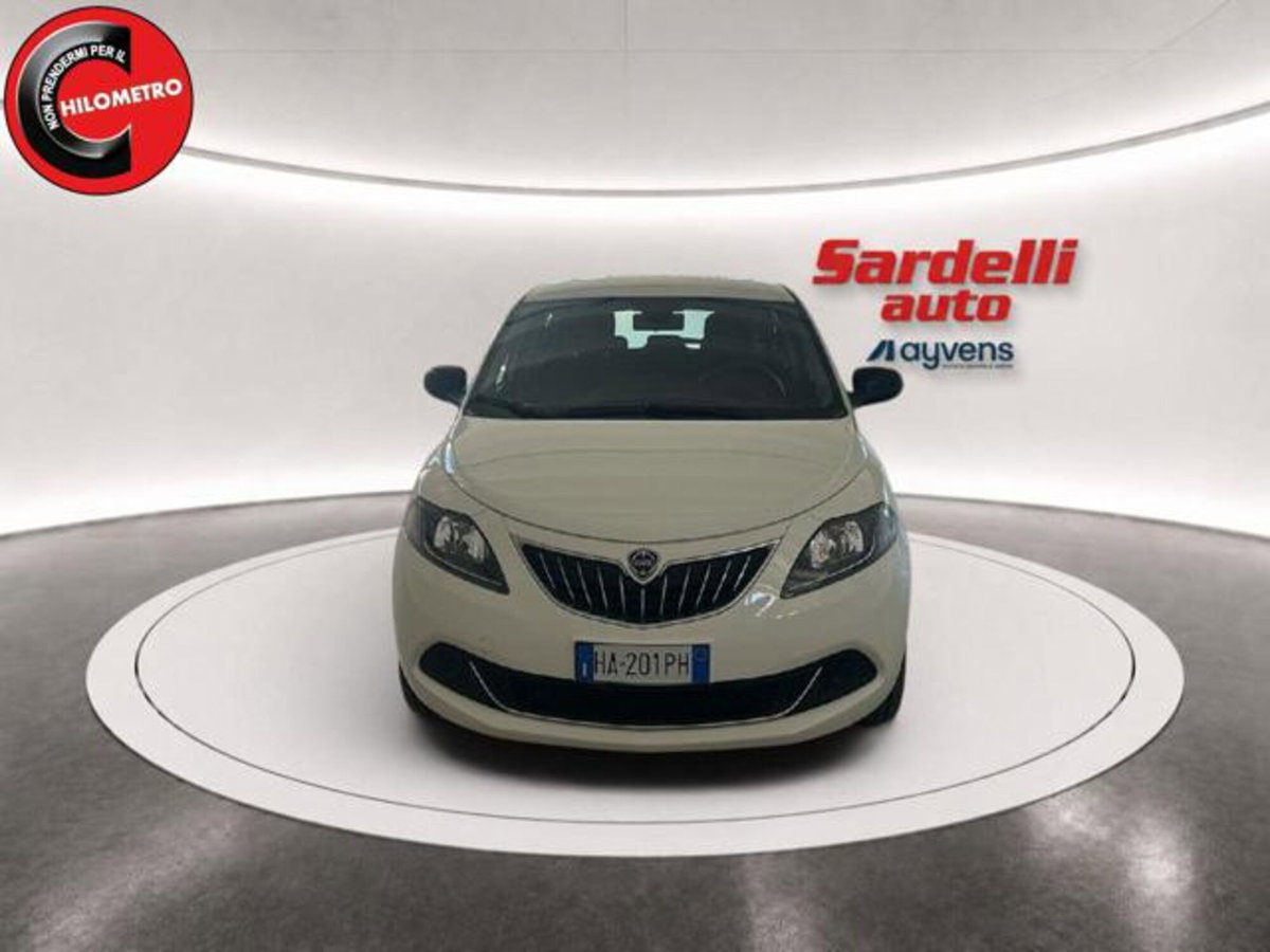 Lancia Ypsilon 1.0 FireFly 5 porte S&S Hybrid Ecochic Silver (5)