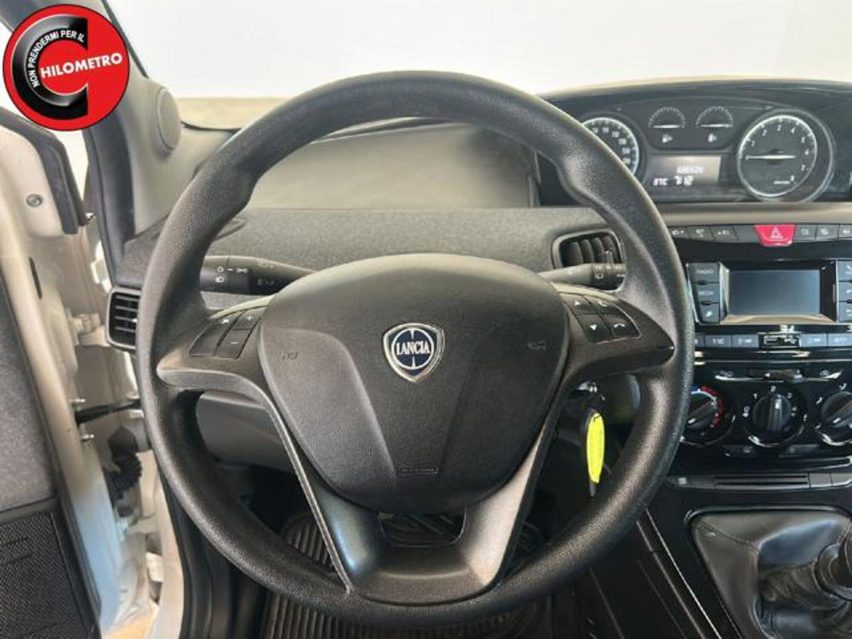 Lancia Ypsilon 1.0 FireFly 5 porte S&S Hybrid Ecochic Silver (9)