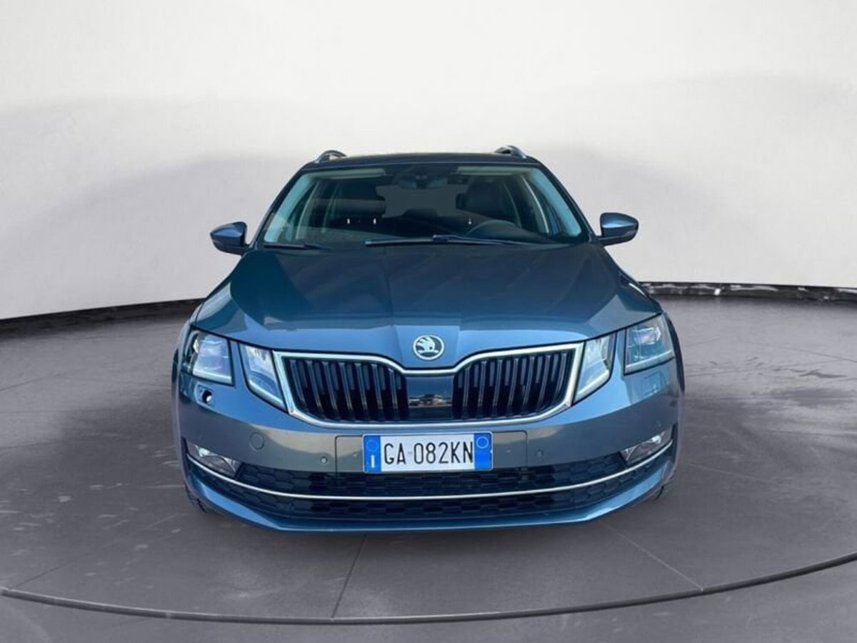 Skoda Octavia 1.5 G-TEC DSG Style (2)
