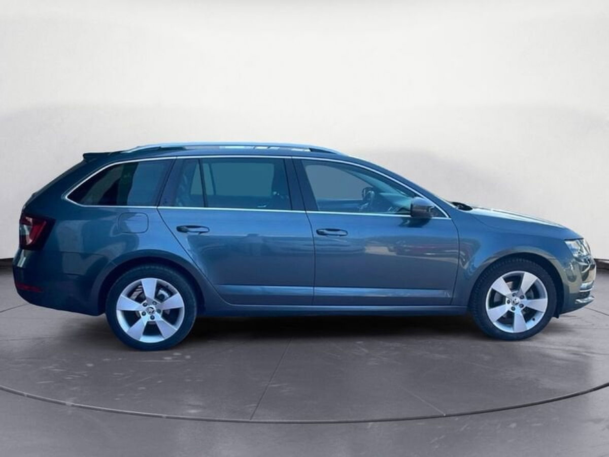 Skoda Octavia 1.5 G-TEC DSG Style (8)