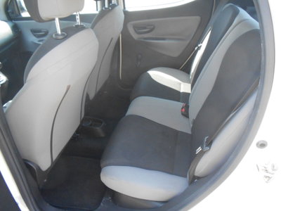 Lancia Ypsilon 1.3 MJT 16V 95 CV 5 porte S&S Silver (8)
