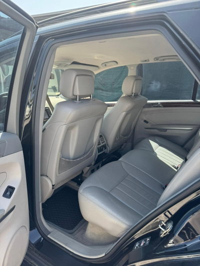 Mercedes-Benz Classe ML 320 CDI Sport (11)